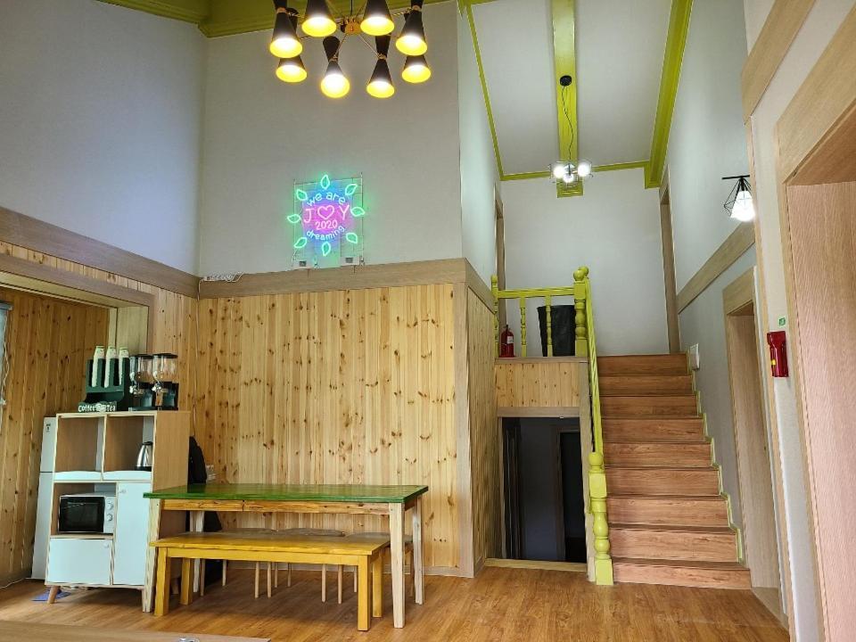 Joy Guest House Asan Exteriör bild