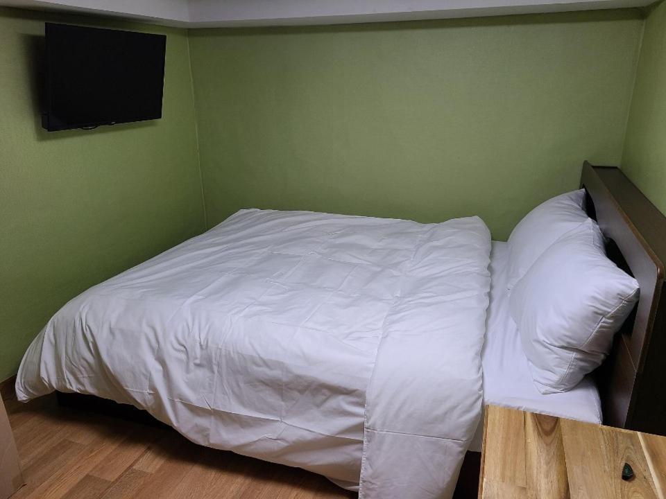 Joy Guest House Asan Exteriör bild