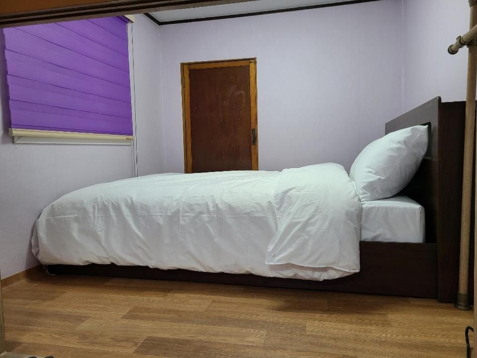 Joy Guest House Asan Exteriör bild